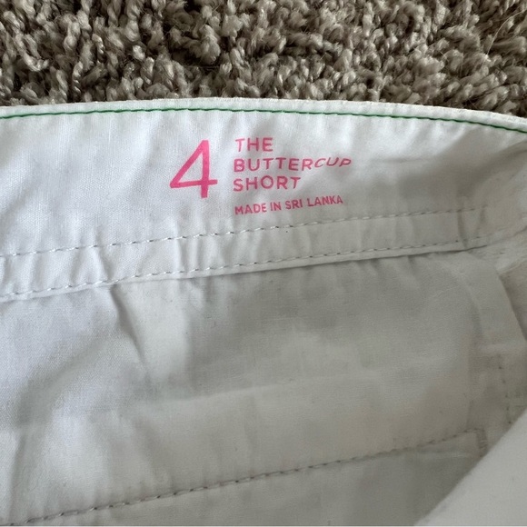 {Lilly Pulitzer} White Scalloped Buttercup Shorts - Picture 7 of 10